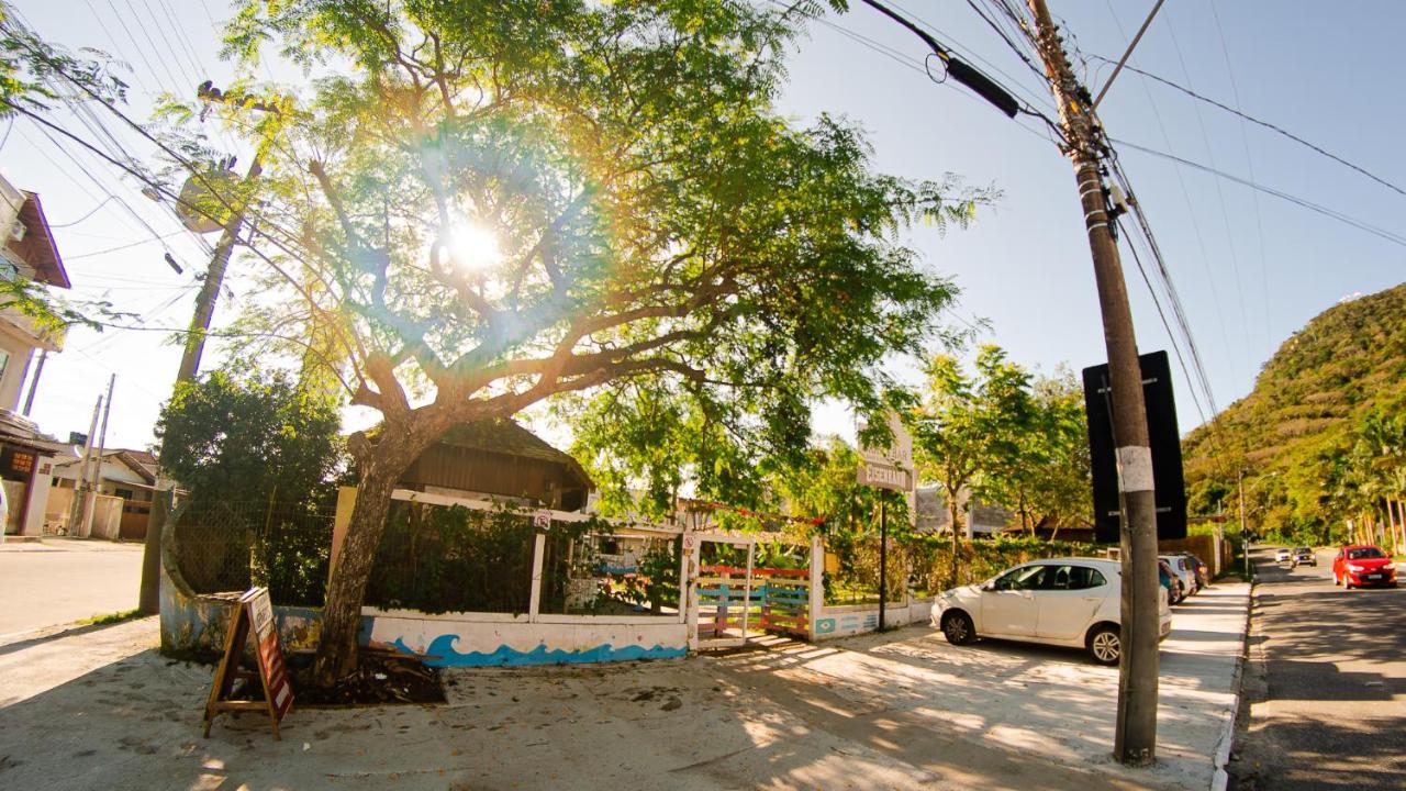 Hostel Barra Bar Balneario Camboriu Bagian luar foto