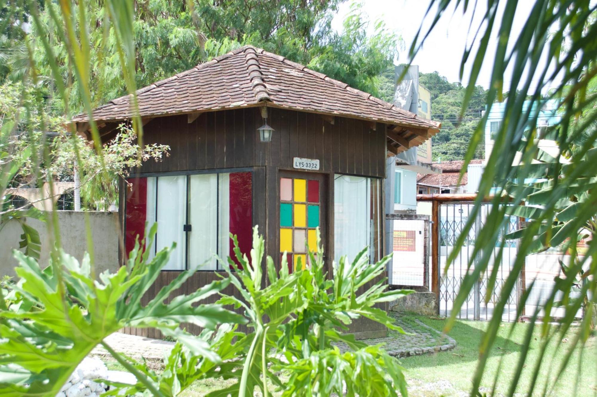 Hostel Barra Bar Balneario Camboriu Bagian luar foto